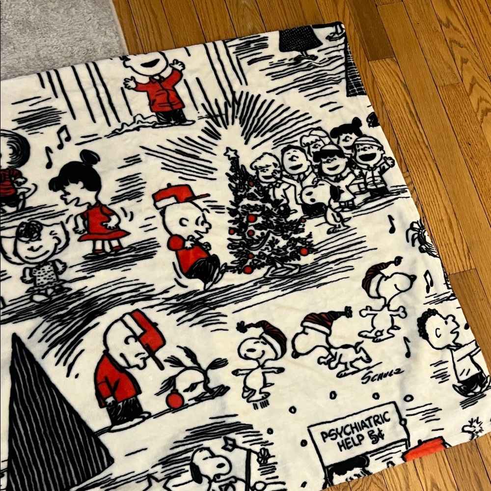 Peanuts Themed Blanket with Red and Black Design - Picture 4 of 5